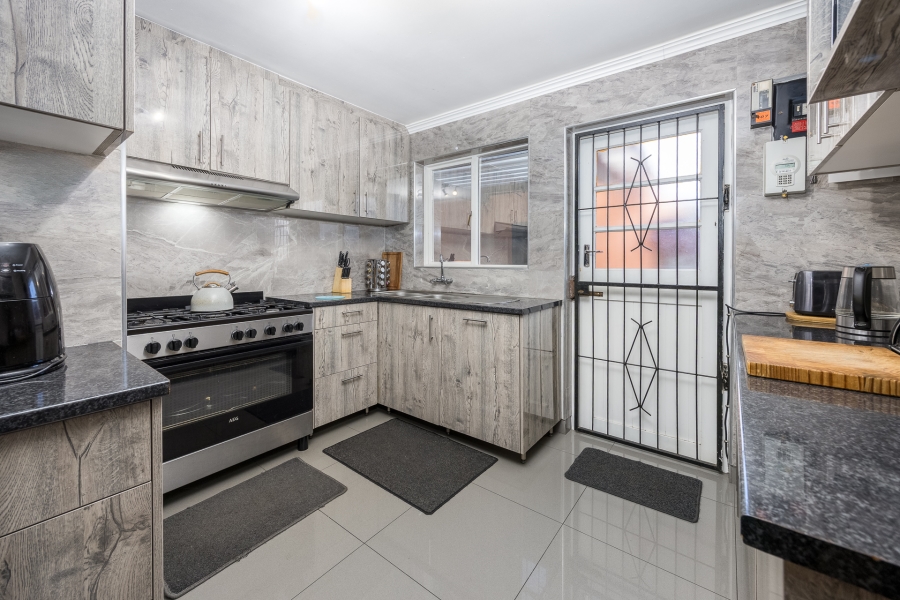 3 Bedroom Property for Sale in Danarant Western Cape